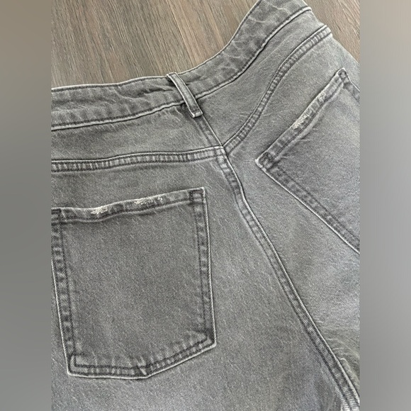 Extra High Waisted Button Fly Wide-Leg Jeans - 6 Petite - Picture 5 of 6